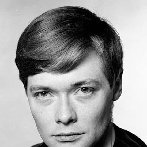 Simon Ward
