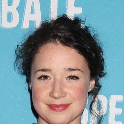 Sarah Steele