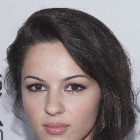 Annet Mahendru