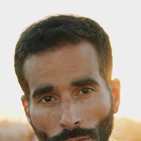 Naby Dakhli