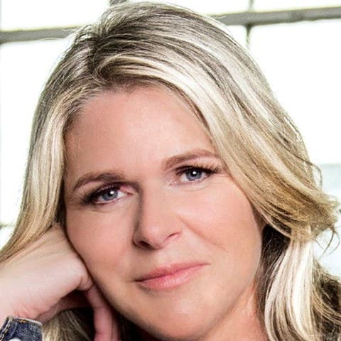 Kim DeLonghi