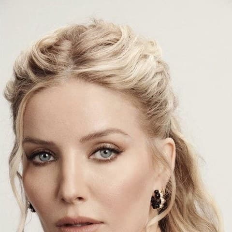Annabelle Wallis