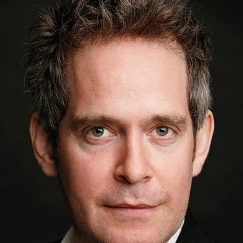 Tom Hollander