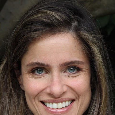 Amanda Peet