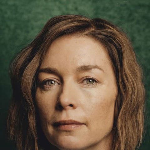 Julianne Nicholson