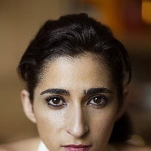 Alba Flores