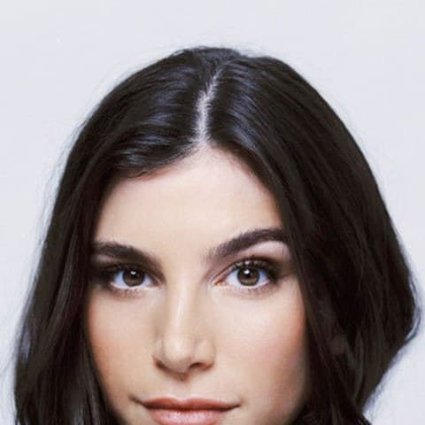 Mia Challis