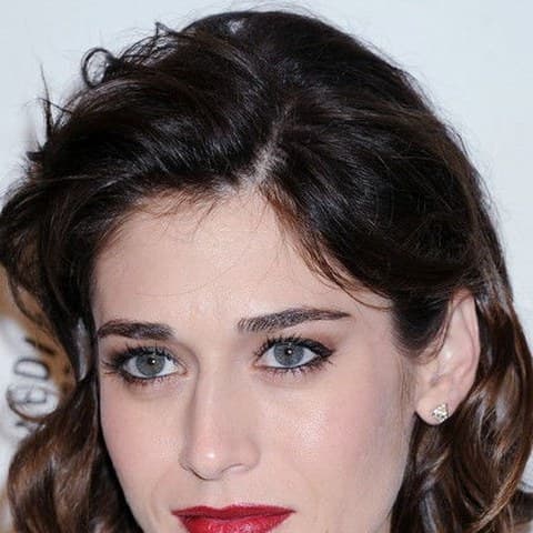 Lizzy Caplan