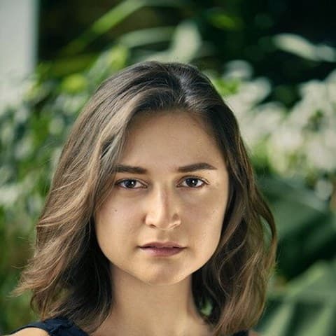 Isabella Nefar