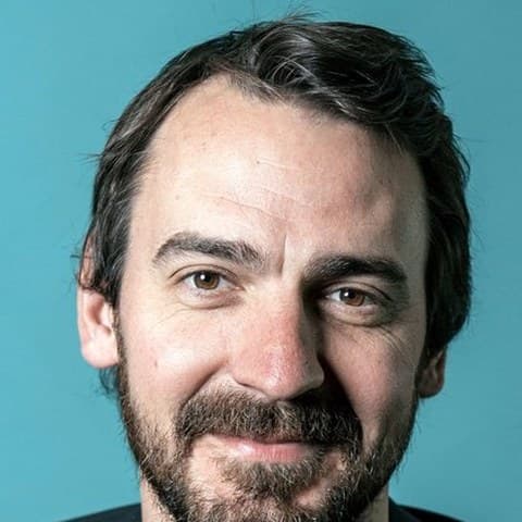 Ewen Leslie