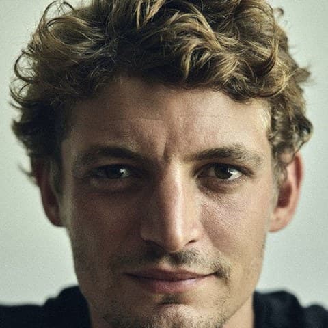 Niels Schneider